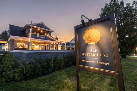 L'Île Mystérieuse bar à cocktails Charlevoix